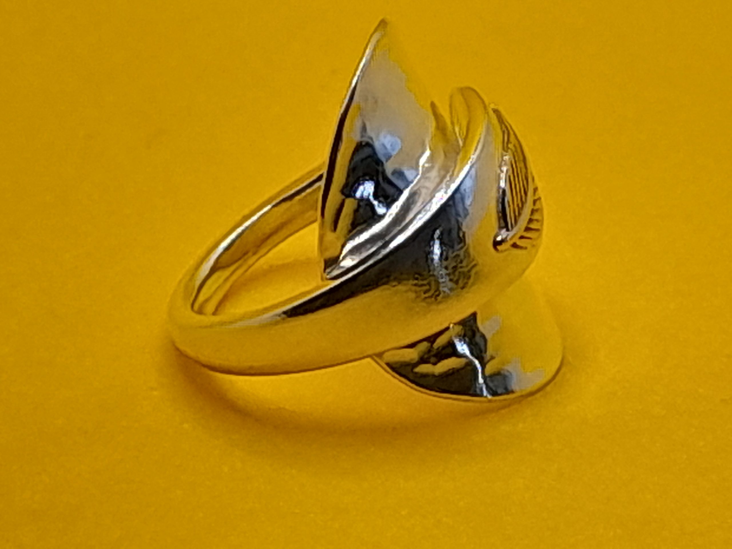 Sterling silver salt spoon ring with a brass leaf on the handle - Image 4