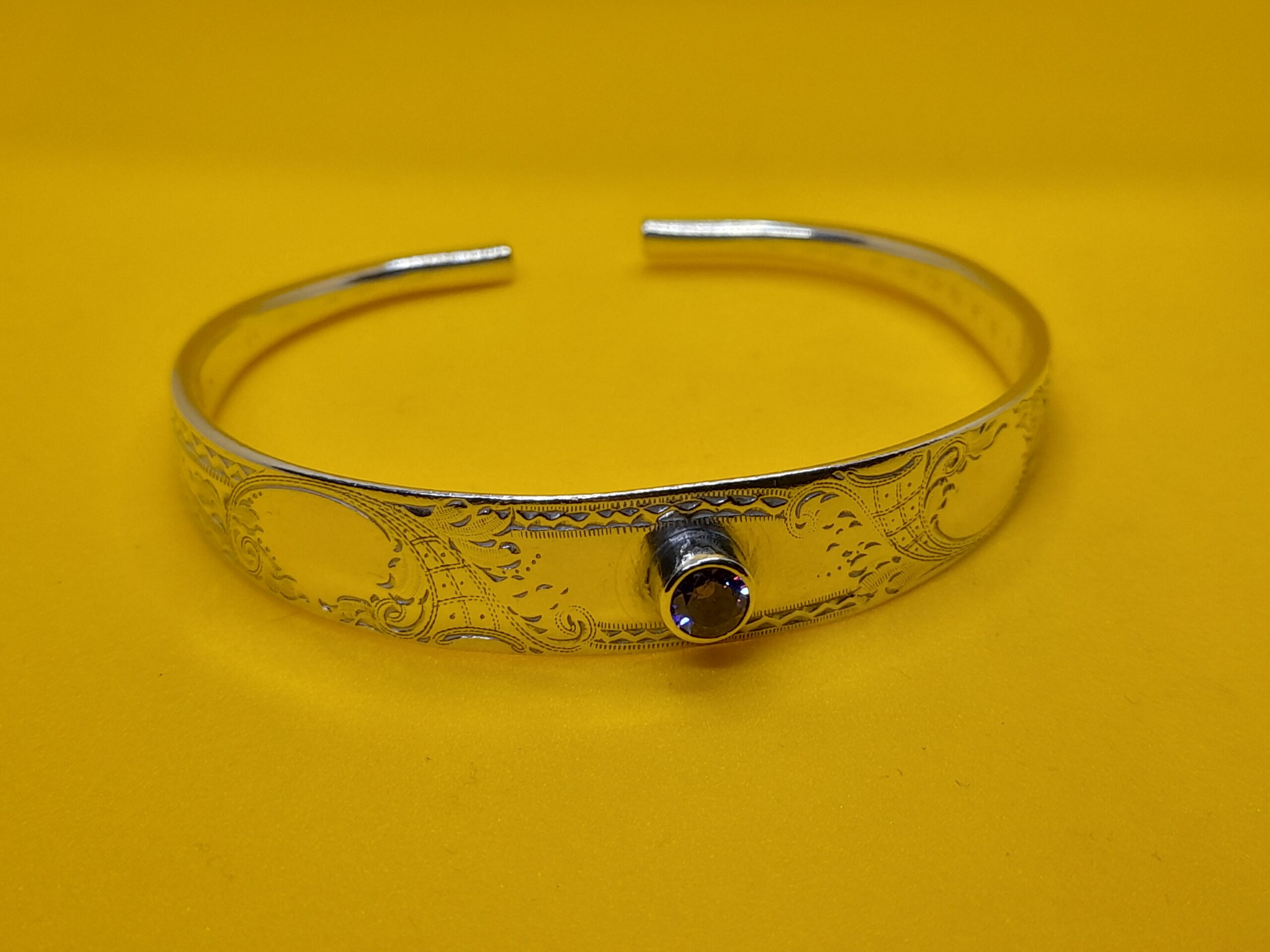 Sugartong Bracelet with Purple Zirconium Gemstone