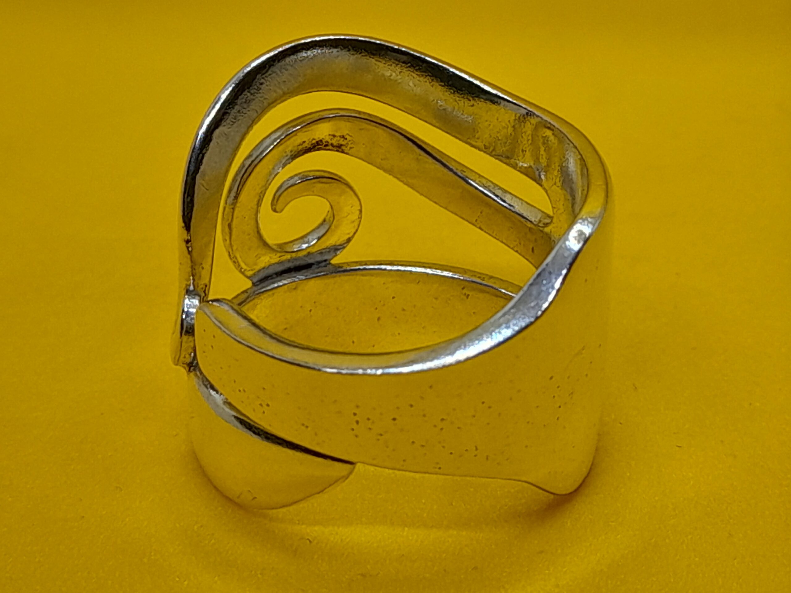 Silver Cake Fork Ring with Wave Design - Image 9