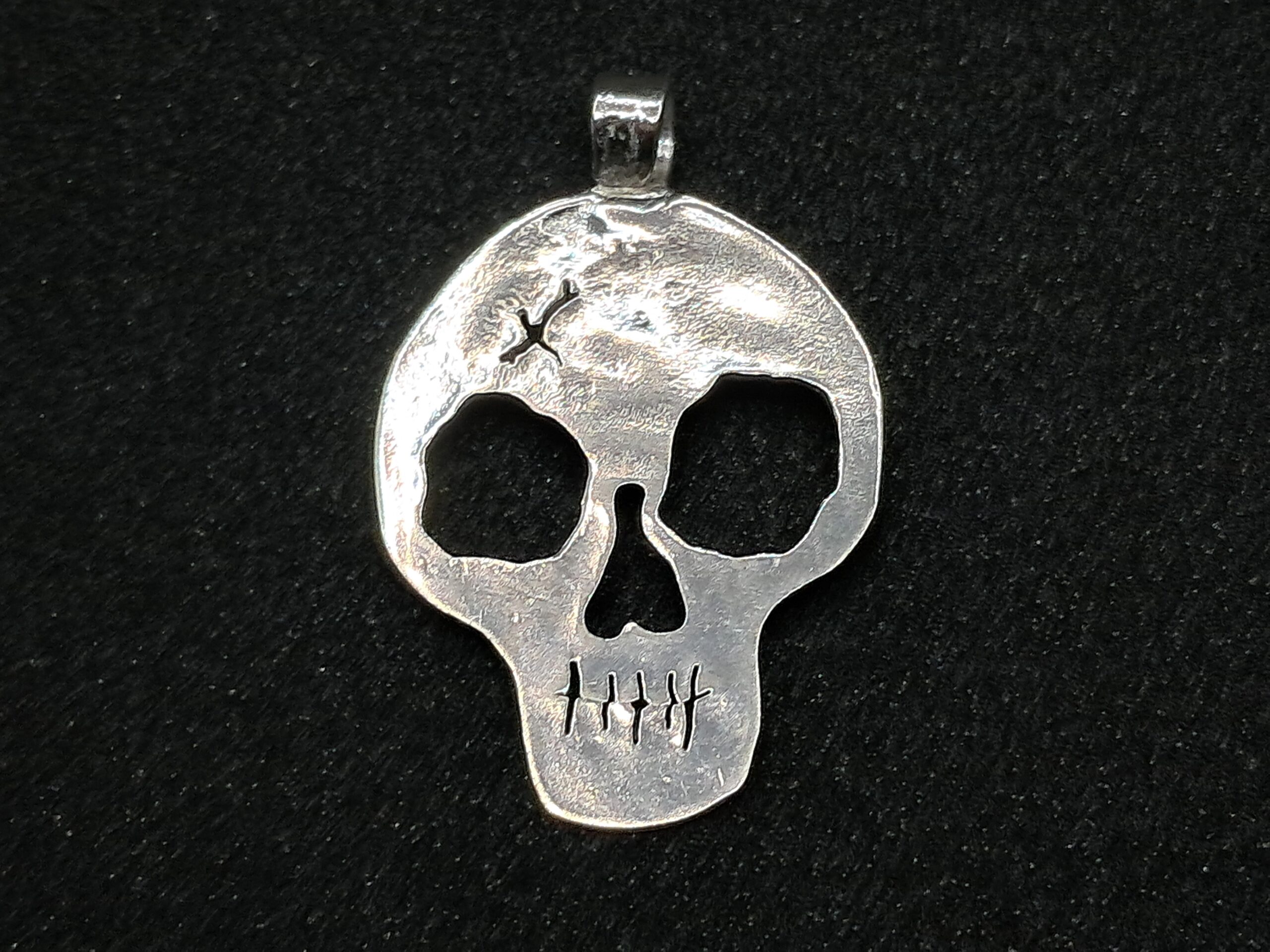 Flat Skull pendant
