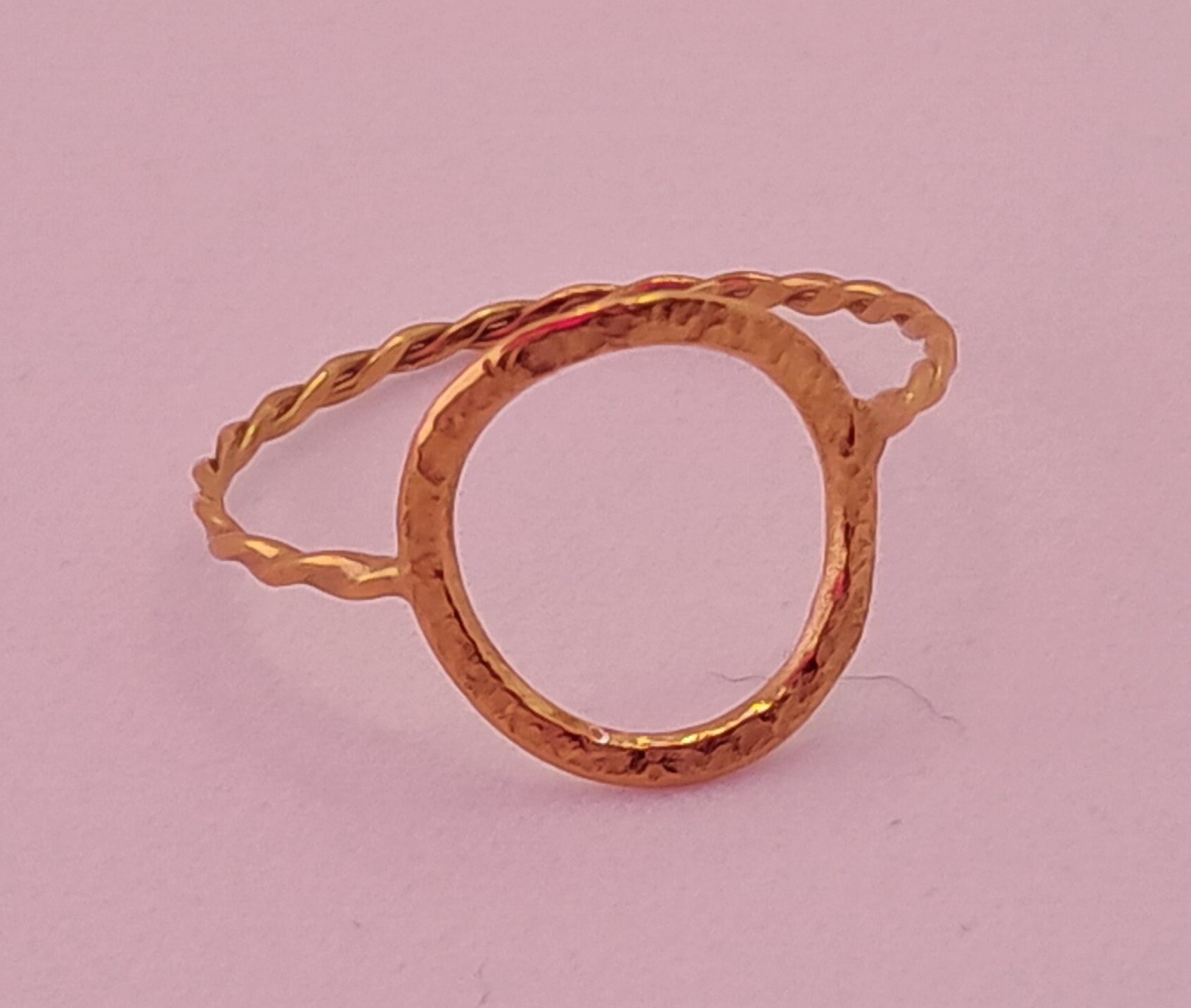 Open Circle Twisted Rings
