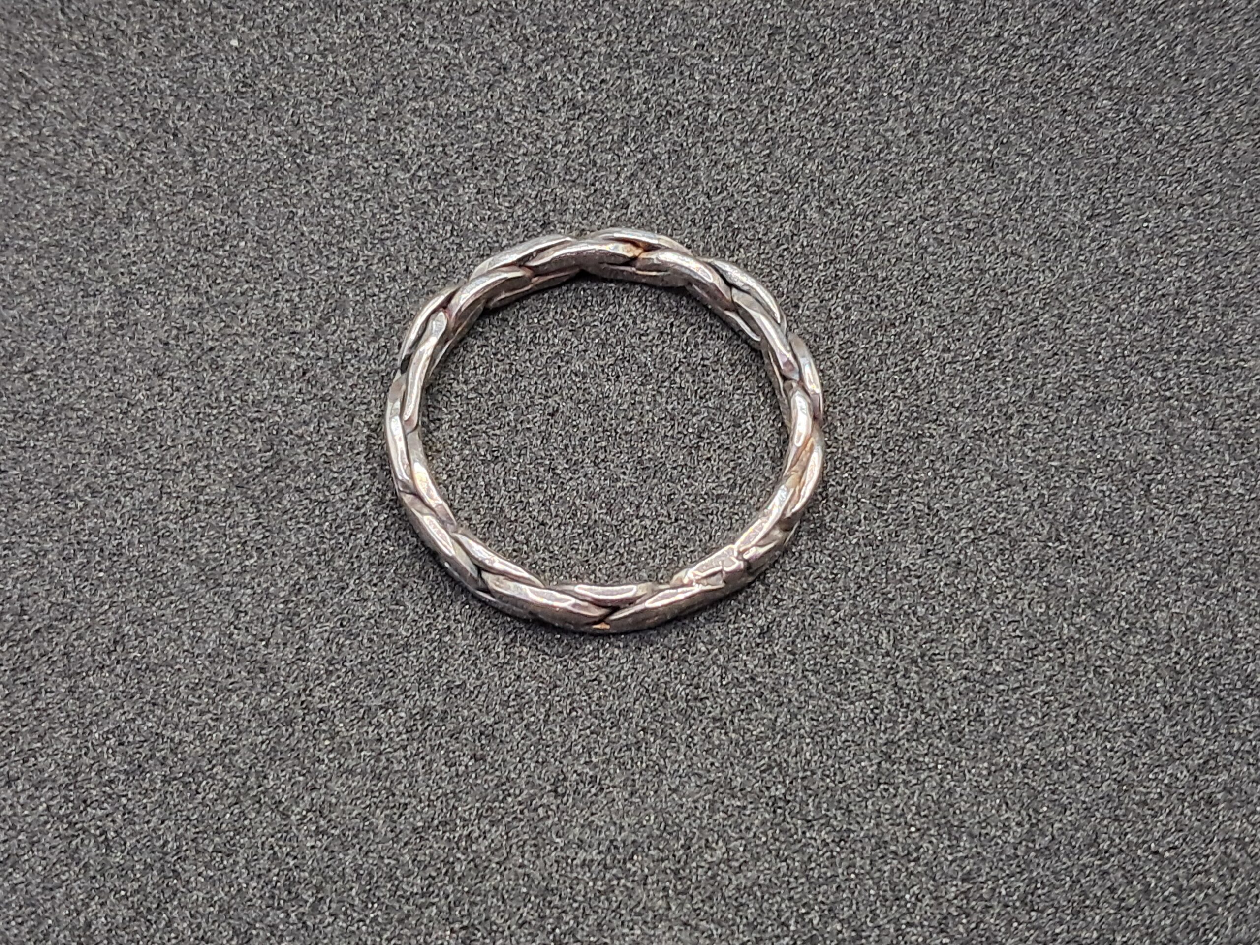 Flatten Twist Sterling Silver ring - Image 2